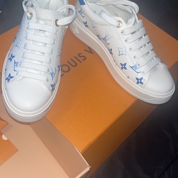 Louis Vuitton sneakers - Picture 3 of 4